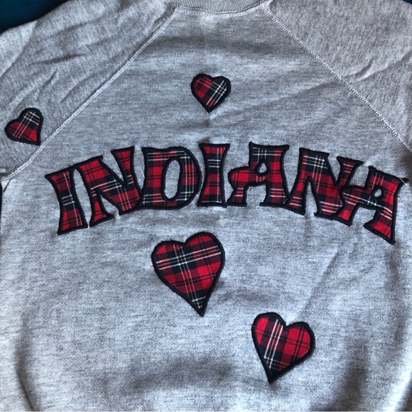 Vintage 80’s Embroidered Indiana Sweatshirt Gray Ruffled Collar & Sleeves Medium - Picture 4 of 12